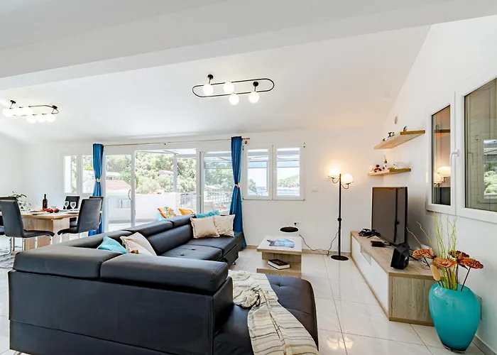 Seaside Family Friendly House With A Swimming Pool Grscica, Korcula - 23487 度假居 *